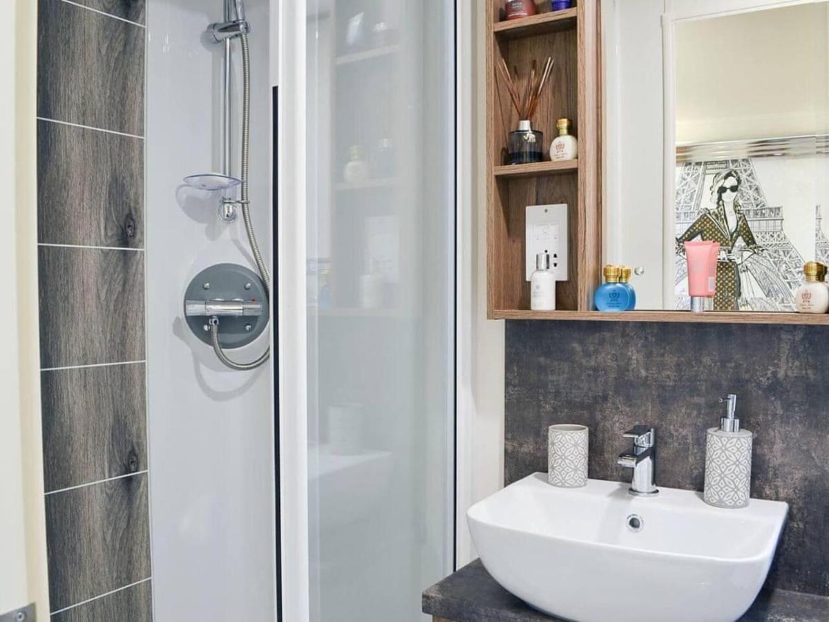 Luxury Boutique Style Lodge With Hot Tub Bridlington Luaran gambar